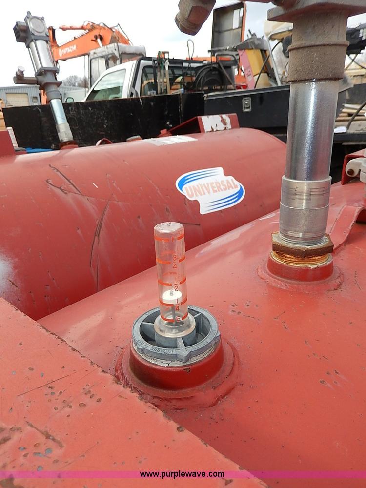 image for item AX9071 Oil tank on skid with pump