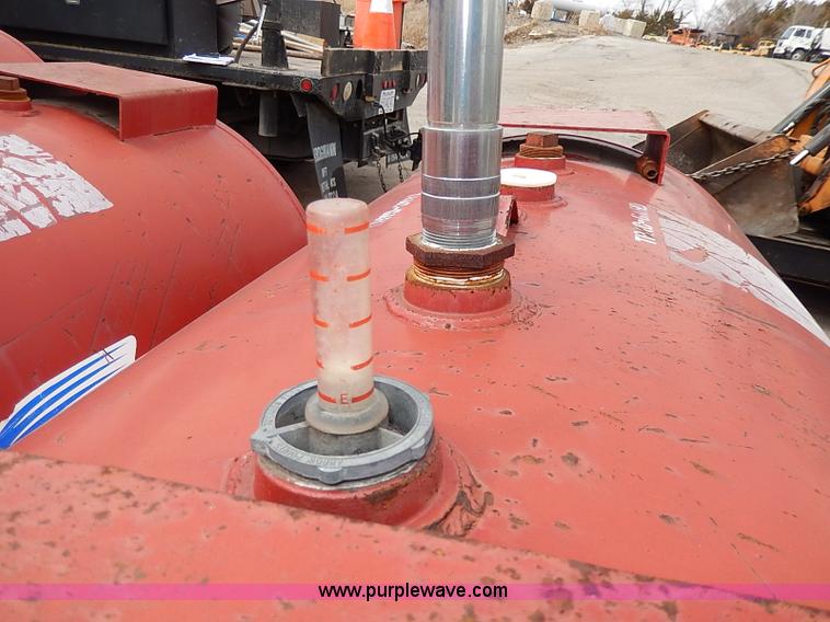 image for item AX9072 Oil tank on skid with pump