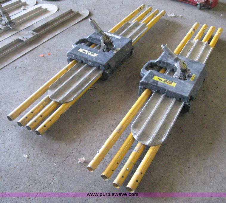 (2) Gator Round end bull float kits in Newton, KS Item AX9903 sold