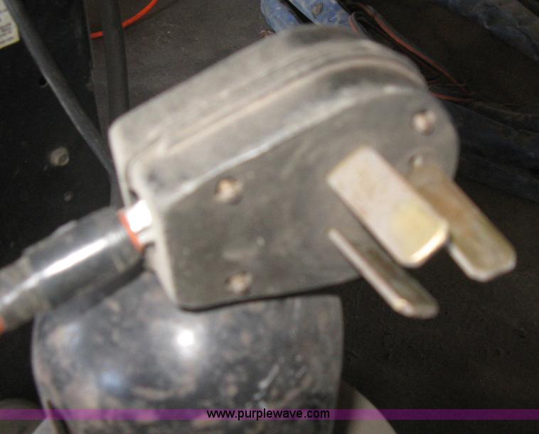 image for item AX9917 Solar 2175 wire feed welder