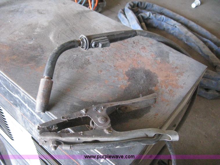 image for item AX9917 Solar 2175 wire feed welder