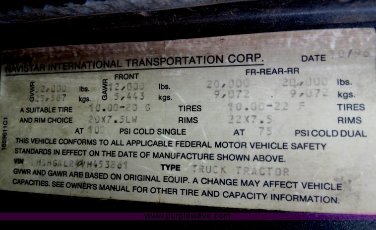 image for item B4879 1997 International 8200 dump truck