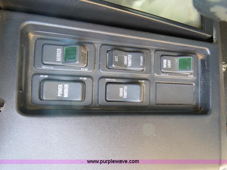 image for item B4879 1997 International 8200 dump truck