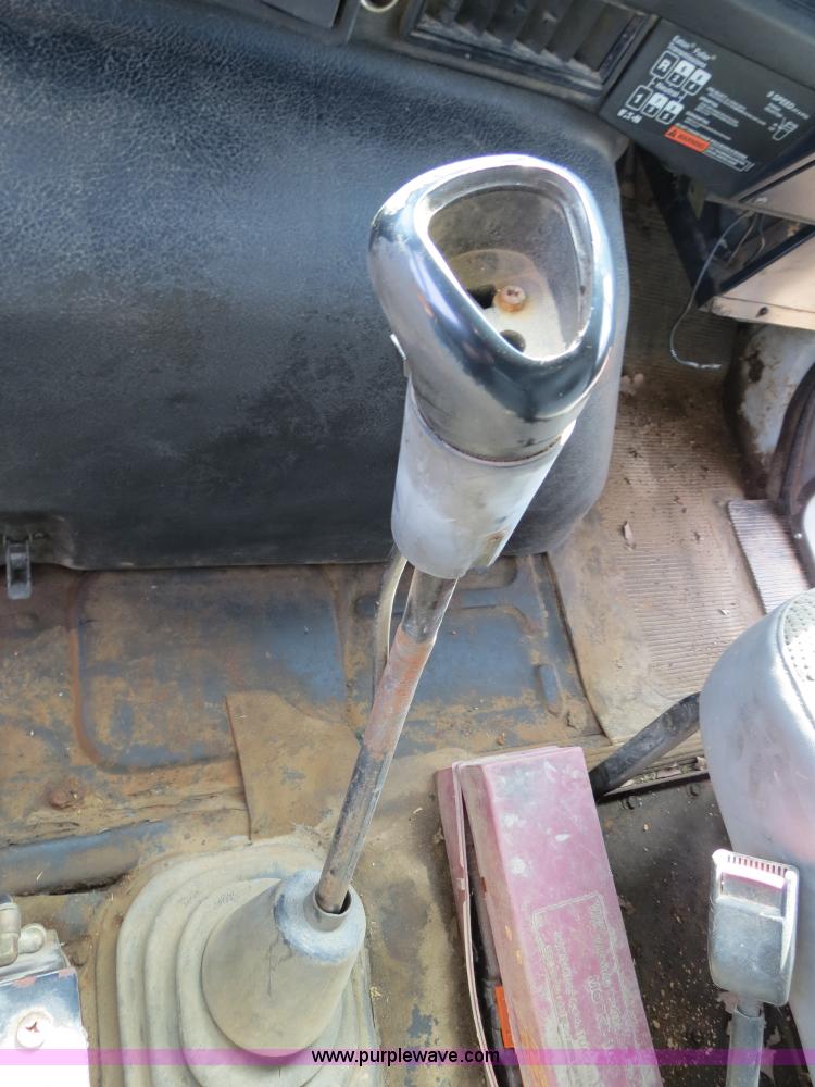 image for item B4879 1997 International 8200 dump truck