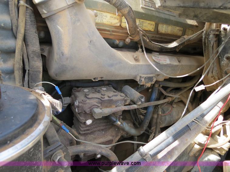 image for item B4879 1997 International 8200 dump truck