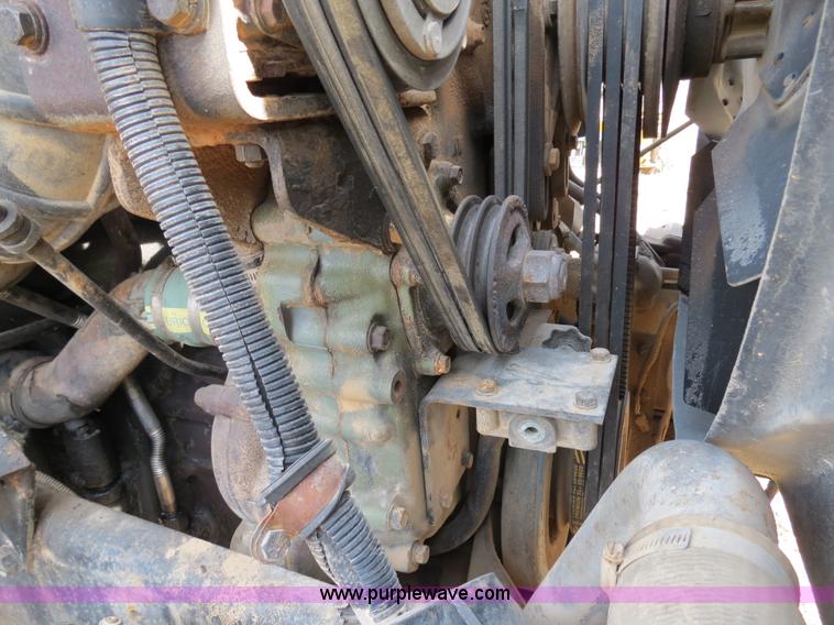 image for item B4879 1997 International 8200 dump truck