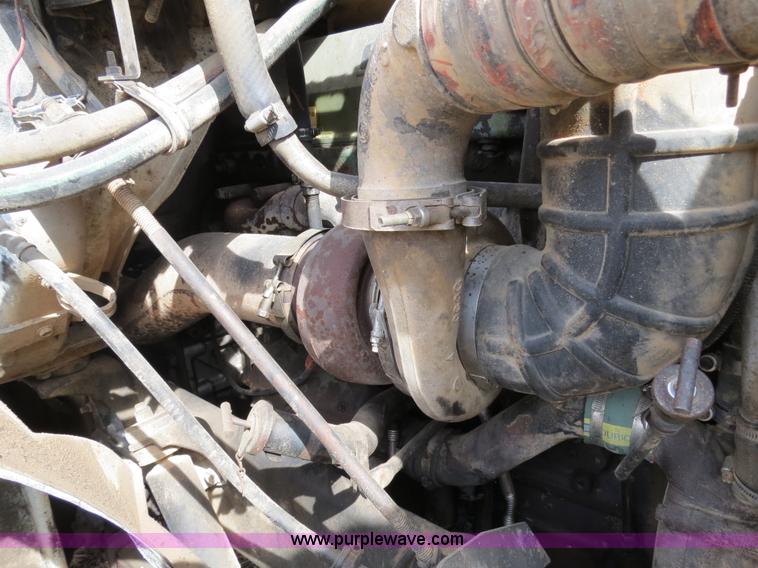 image for item B4879 1997 International 8200 dump truck