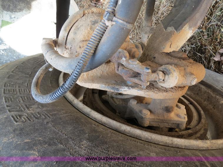 image for item B4879 1997 International 8200 dump truck