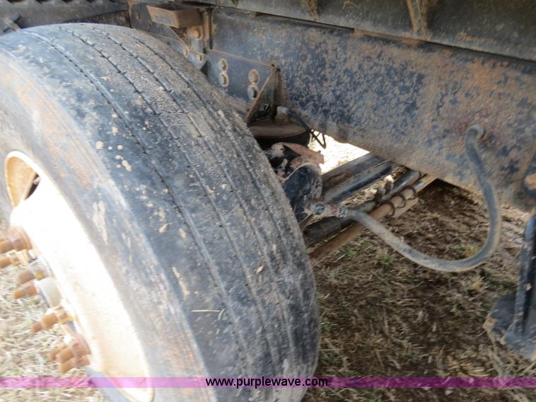 image for item B4879 1997 International 8200 dump truck