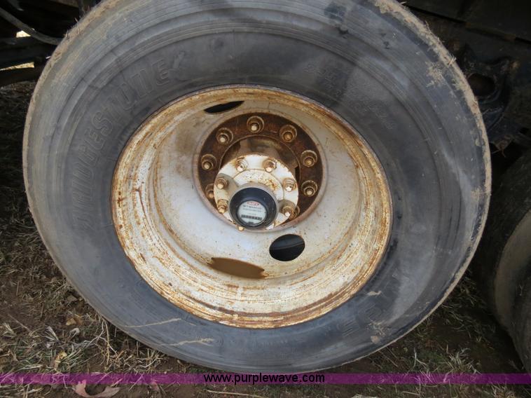 image for item B4879 1997 International 8200 dump truck