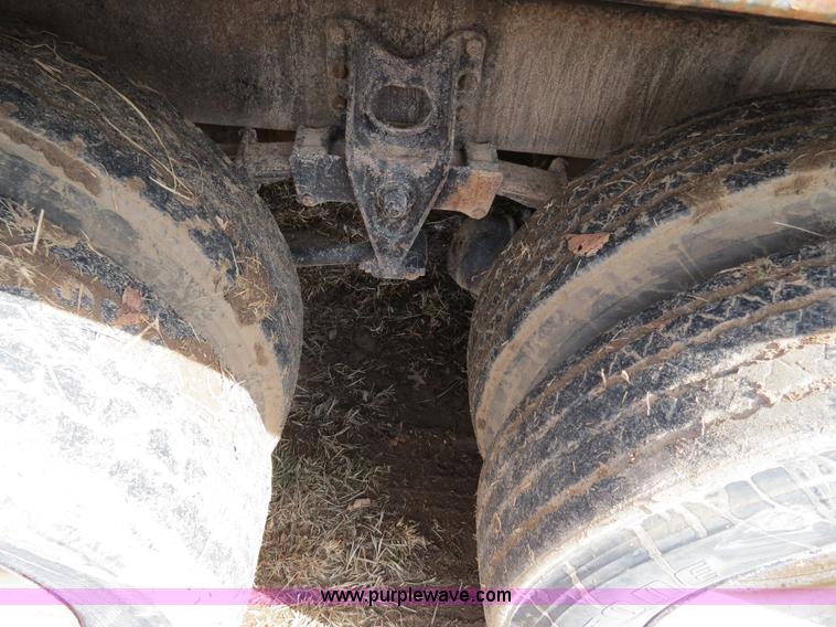 image for item B4879 1997 International 8200 dump truck