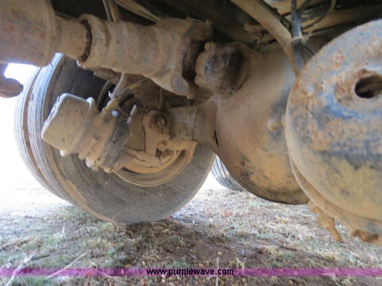 image for item B4879 1997 International 8200 dump truck