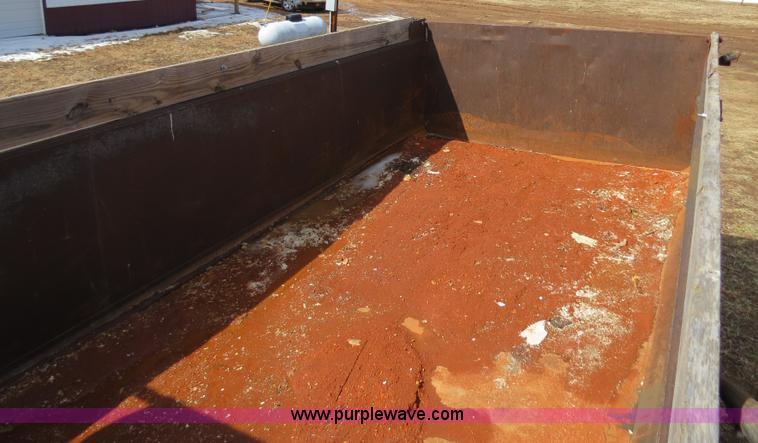 image for item B4879 1997 International 8200 dump truck