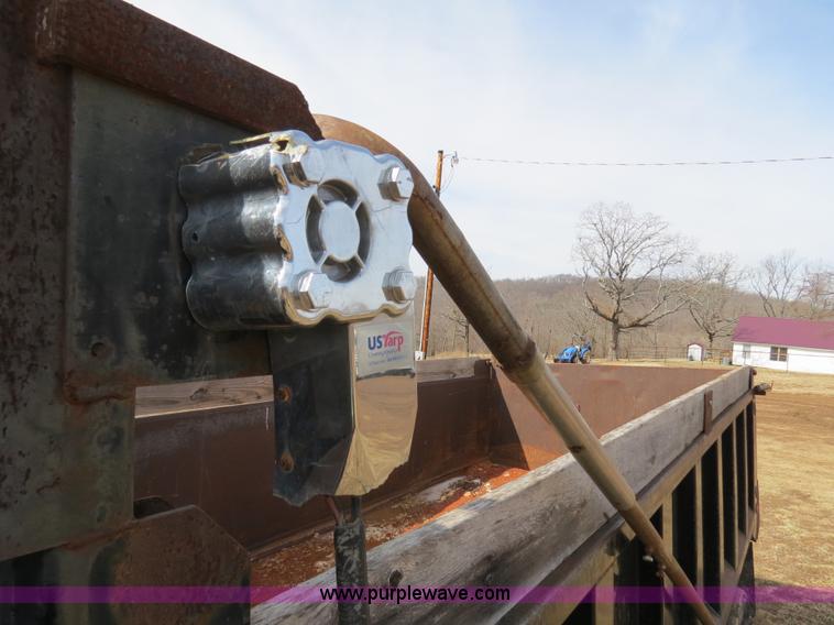 image for item B4879 1997 International 8200 dump truck