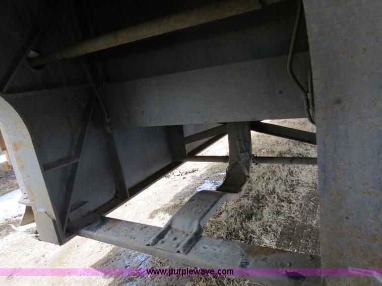 image for item B4881 1998 Daco Trailer D25NAR19D drop deck flatbed trailer