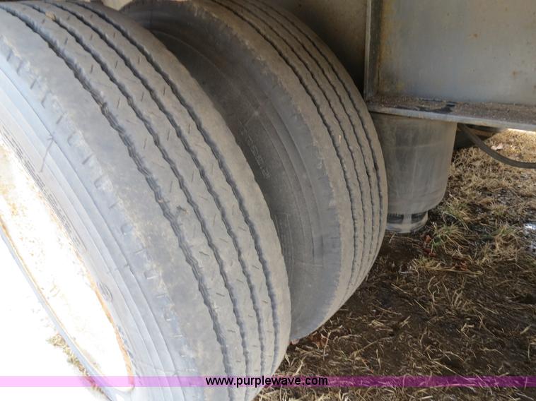 image for item B4881 1998 Daco Trailer D25NAR19D drop deck flatbed trailer