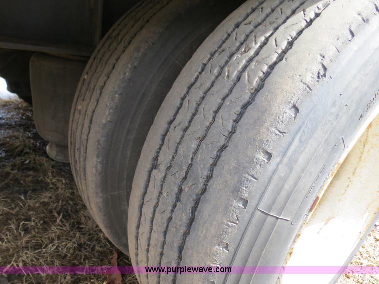 image for item B4881 1998 Daco Trailer D25NAR19D drop deck flatbed trailer