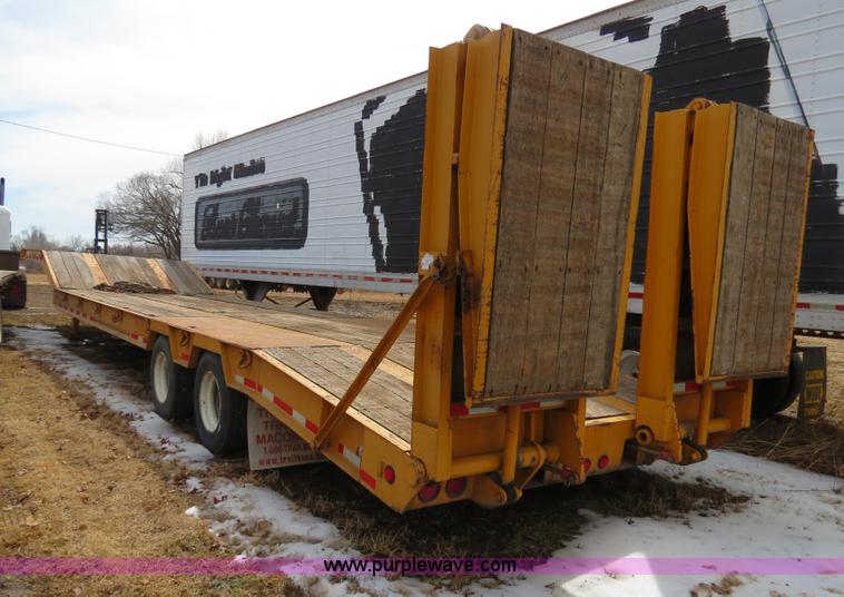 image for item B4882 2005 Trailboss 35 ton paver special lowboy trailer