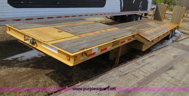 image for item B4882 2005 Trailboss 35 ton paver special lowboy trailer
