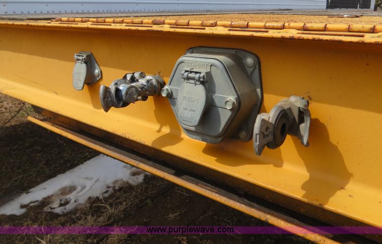 image for item B4882 2005 Trailboss 35 ton paver special lowboy trailer