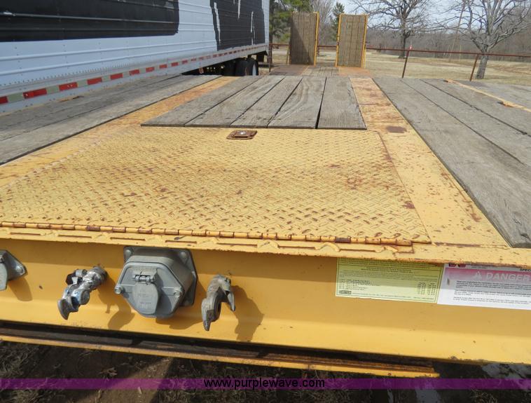 image for item B4882 2005 Trailboss 35 ton paver special lowboy trailer
