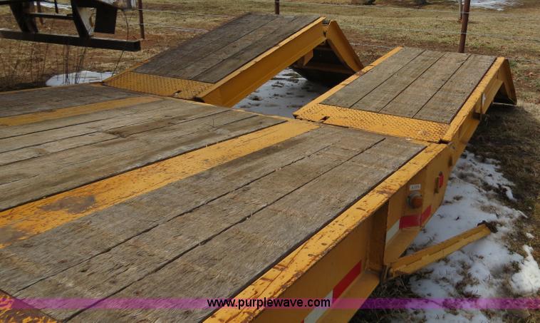 image for item B4882 2005 Trailboss 35 ton paver special lowboy trailer