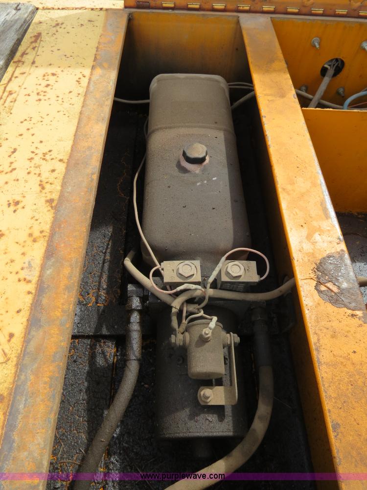 image for item B4882 2005 Trailboss 35 ton paver special lowboy trailer