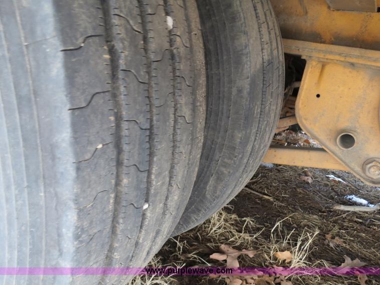 image for item B4882 2005 Trailboss 35 ton paver special lowboy trailer