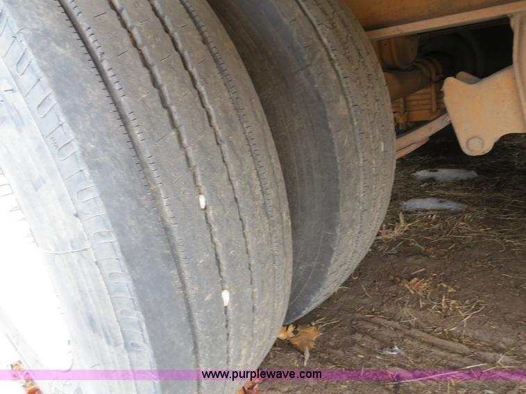 image for item B4882 2005 Trailboss 35 ton paver special lowboy trailer