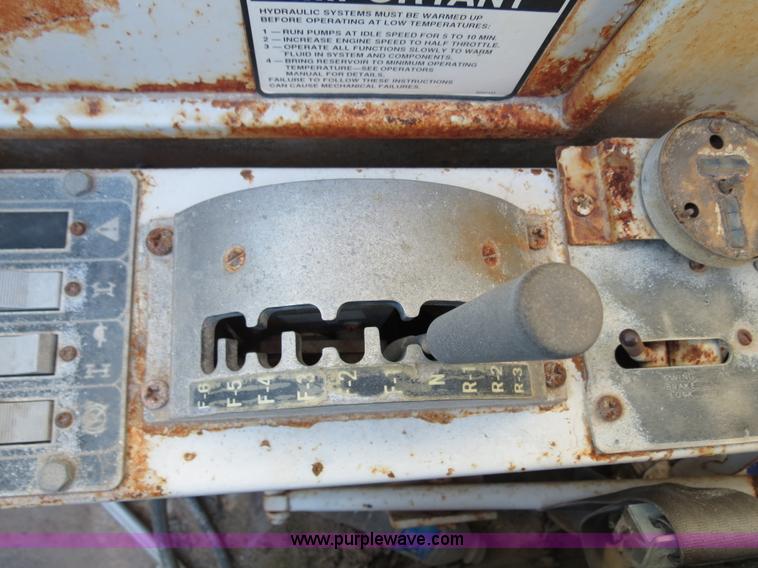 image for item B4889 P & H Century 122 Omega Series 100 22 ton rough terrain crane