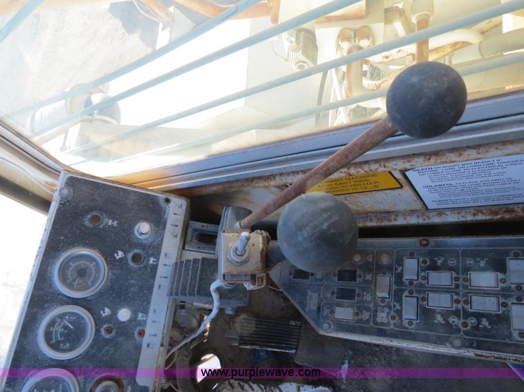 image for item B4889 P & H Century 122 Omega Series 100 22 ton rough terrain crane