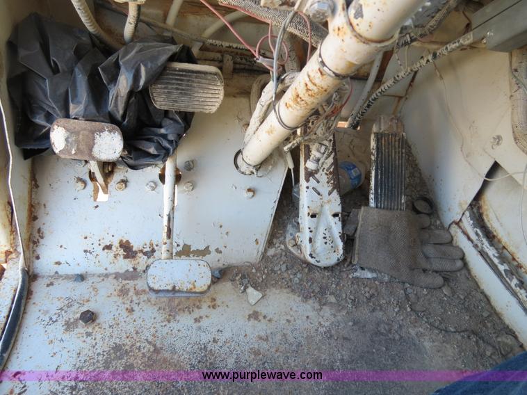 image for item B4889 P & H Century 122 Omega Series 100 22 ton rough terrain crane