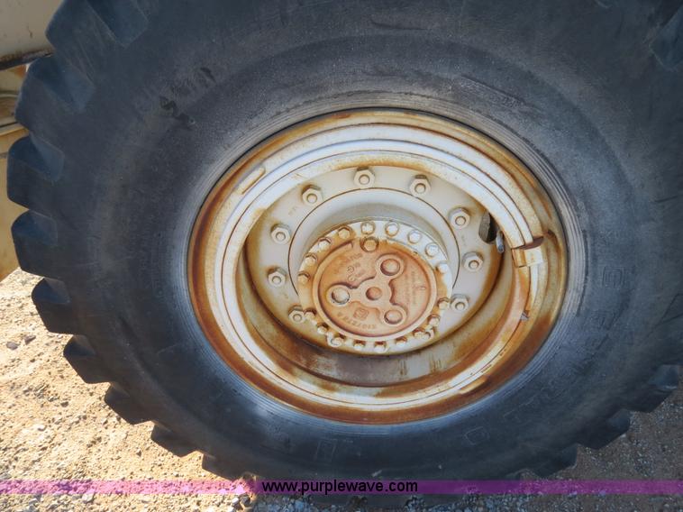 image for item B4889 P & H Century 122 Omega Series 100 22 ton rough terrain crane