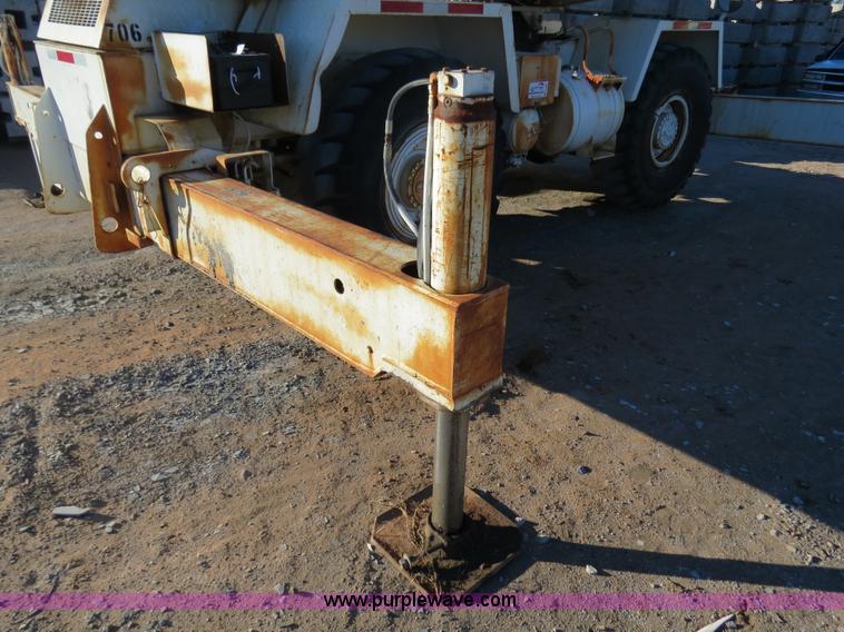 image for item B4889 P & H Century 122 Omega Series 100 22 ton rough terrain crane