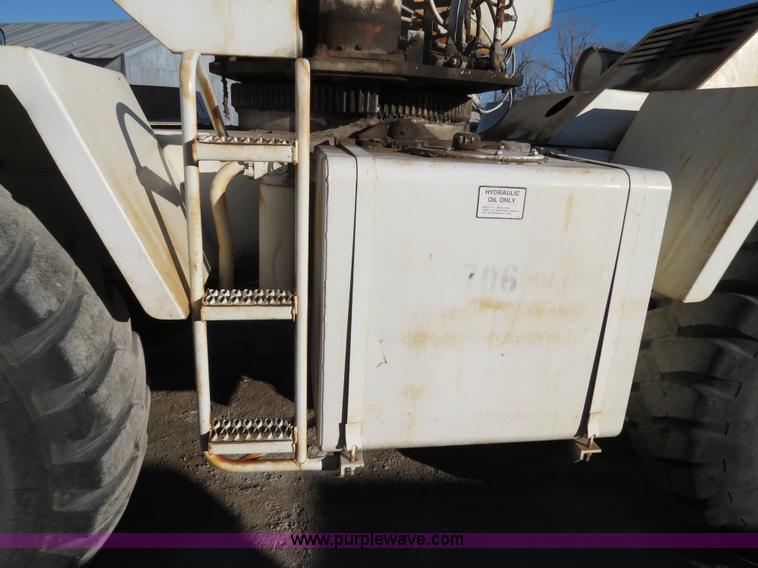 image for item B4889 P & H Century 122 Omega Series 100 22 ton rough terrain crane