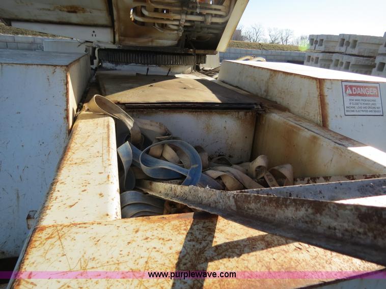 image for item B4889 P & H Century 122 Omega Series 100 22 ton rough terrain crane