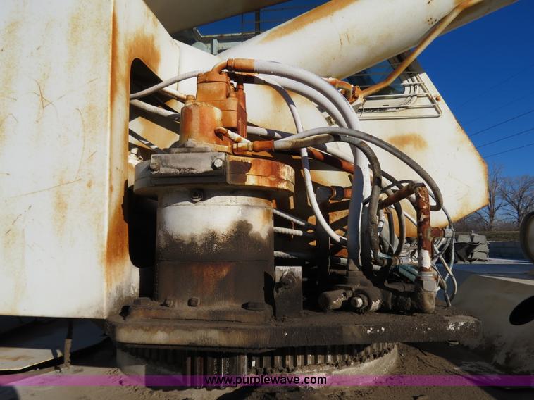 image for item B4889 P & H Century 122 Omega Series 100 22 ton rough terrain crane