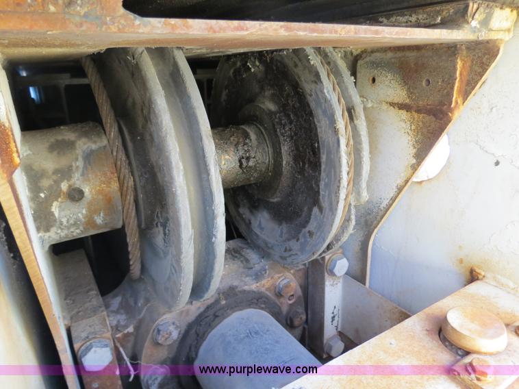 image for item B4889 P & H Century 122 Omega Series 100 22 ton rough terrain crane