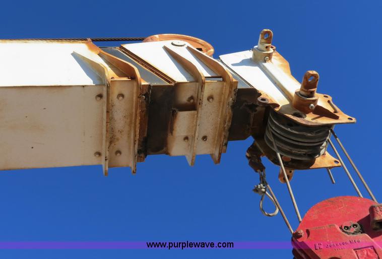 image for item B4889 P & H Century 122 Omega Series 100 22 ton rough terrain crane