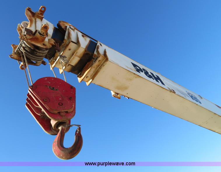 image for item B4889 P & H Century 122 Omega Series 100 22 ton rough terrain crane