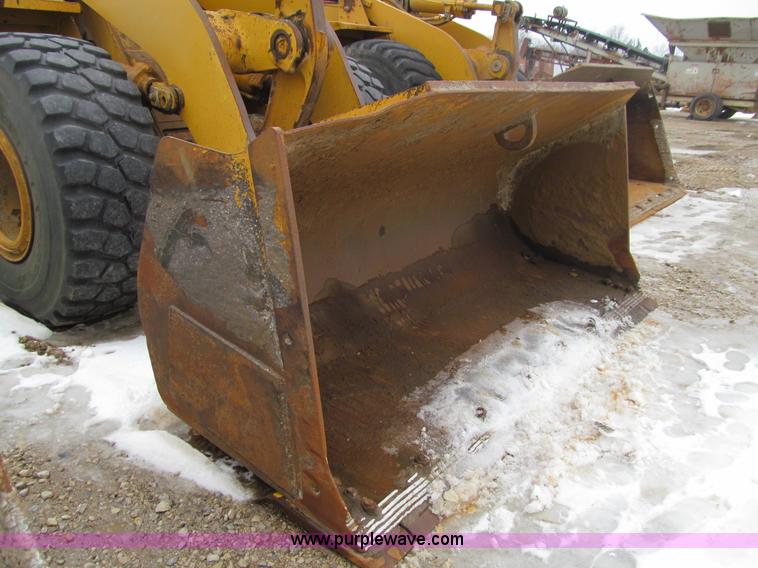 image for item E4669 1995 Caterpillar 960F wheel loader