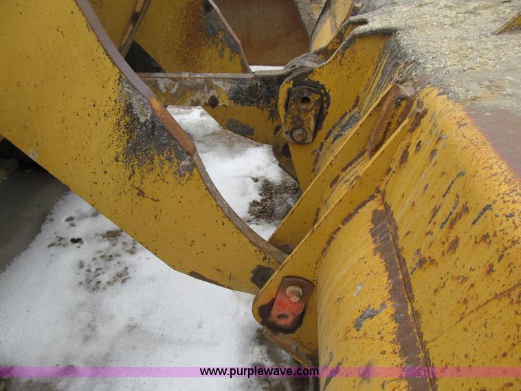 image for item E4669 1995 Caterpillar 960F wheel loader