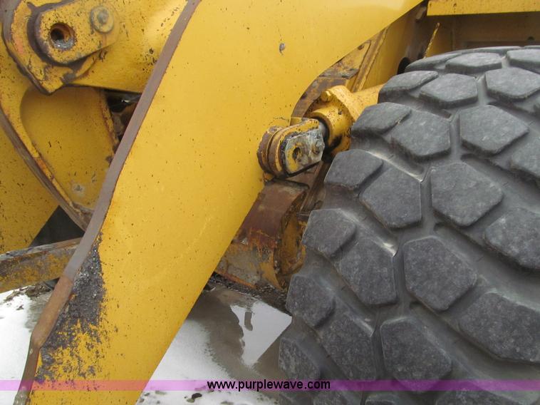 image for item E4669 1995 Caterpillar 960F wheel loader