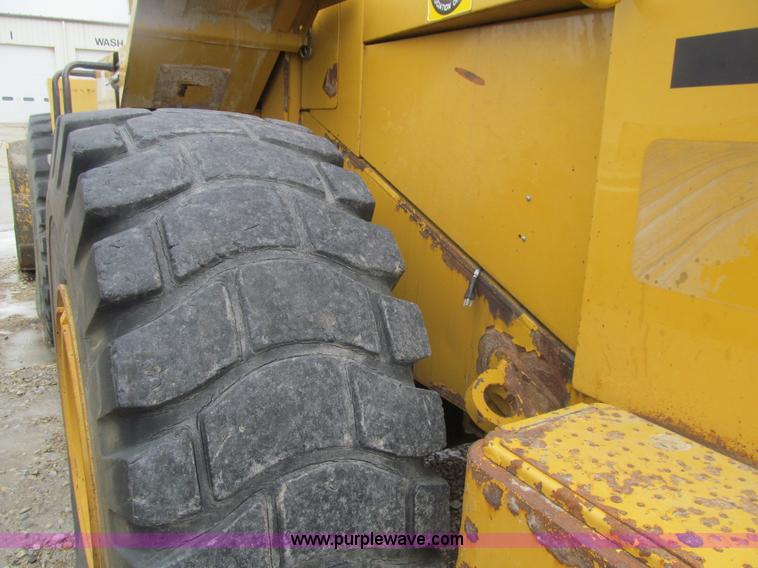 image for item E4669 1995 Caterpillar 960F wheel loader