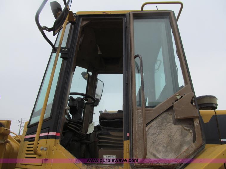 image for item E4669 1995 Caterpillar 960F wheel loader