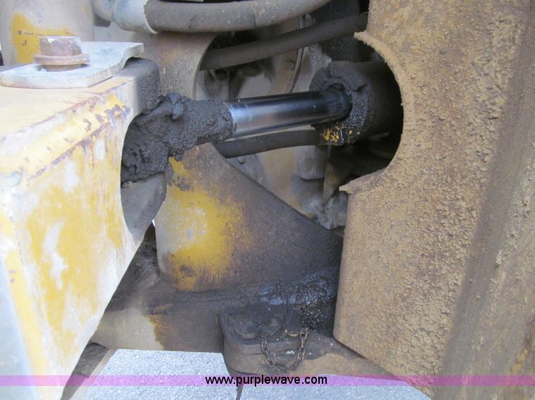 image for item E4672 1993 Caterpillar 970F wheel loader