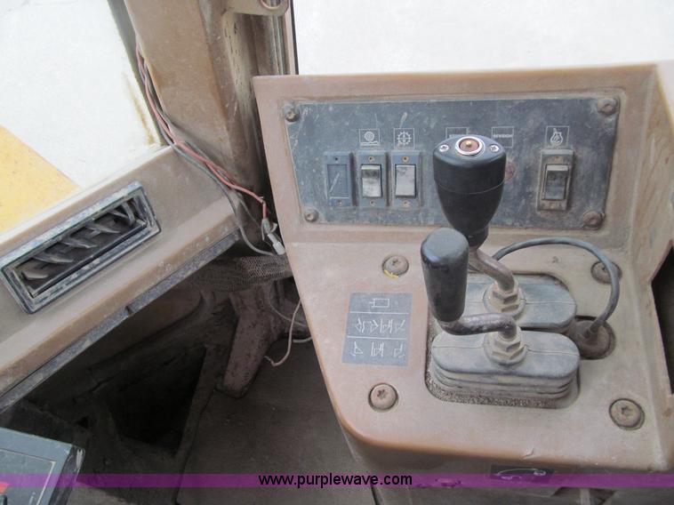 image for item E4672 1993 Caterpillar 970F wheel loader