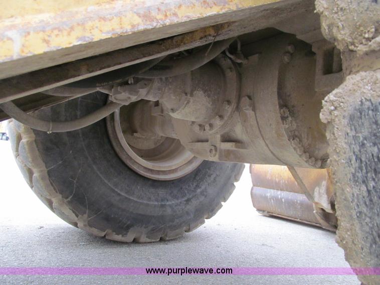 image for item E4672 1993 Caterpillar 970F wheel loader