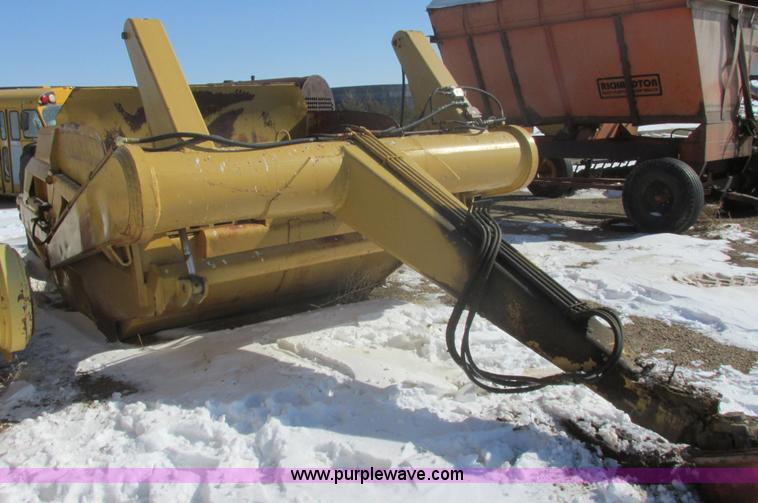 image for item E5298 Shop built hydraulic pull scraper