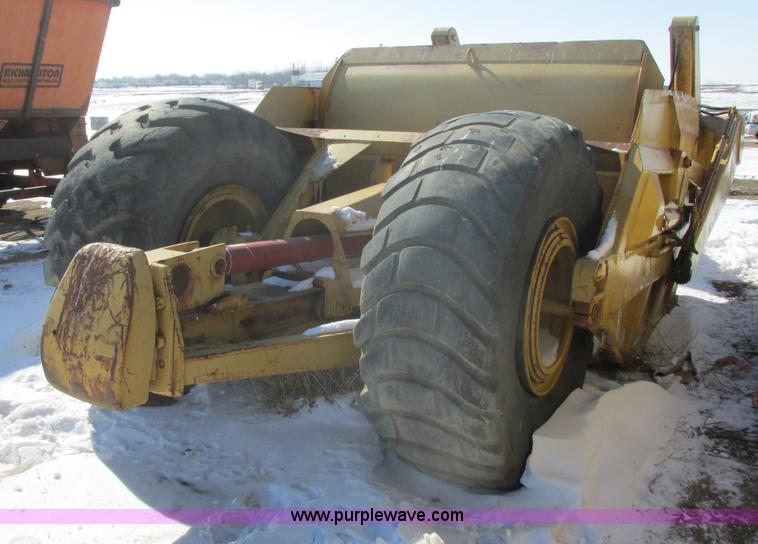 image for item E5298 Shop built hydraulic pull scraper